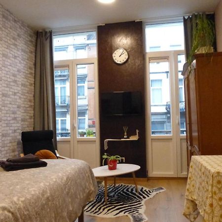 Superbe Studio Au 1Er Etage, Proche De La Gare Du Midi Брюссель Экстерьер фото
