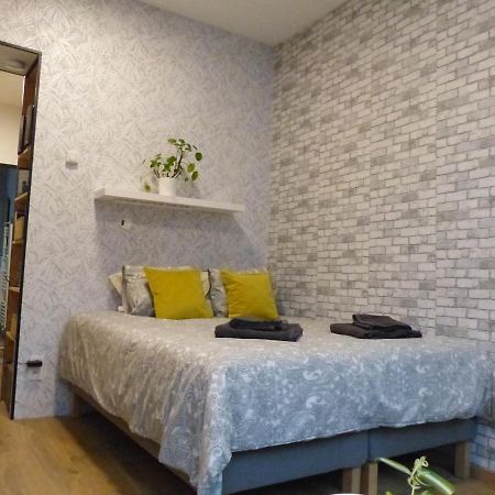 Superbe Studio Au 1Er Etage, Proche De La Gare Du Midi Брюссель Экстерьер фото