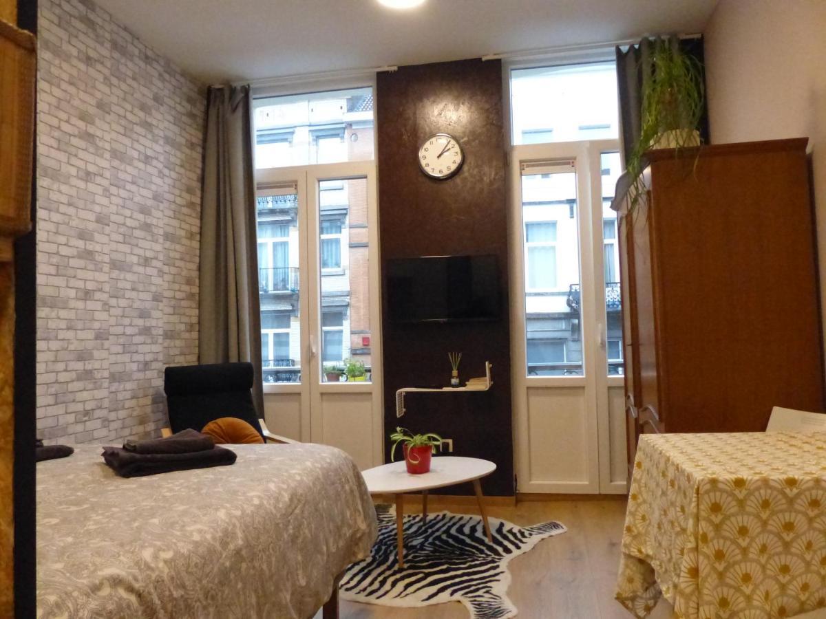 Superbe Studio Au 1Er Etage, Proche De La Gare Du Midi Брюссель Экстерьер фото