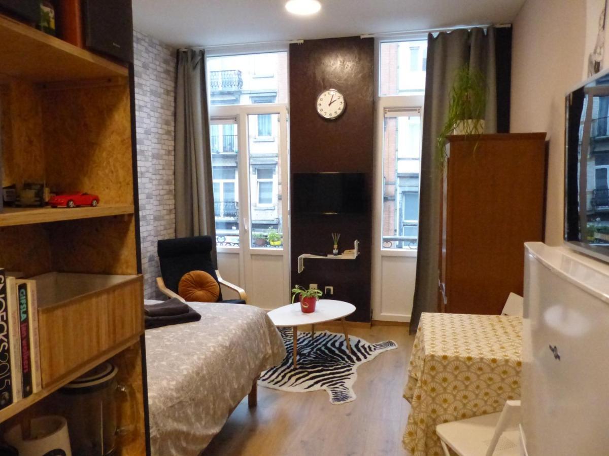 Superbe Studio Au 1Er Etage, Proche De La Gare Du Midi Брюссель Экстерьер фото